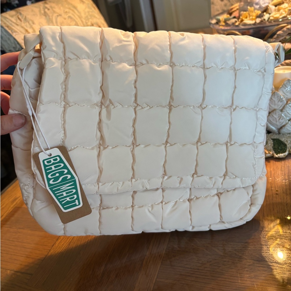 Bagsmart-Cream Quilted Crossbody Bag
